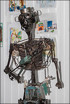 29 ноябрь 2016 г., Барнаул © Амител Вячеслав Мельников   Футуризм по-барнаульски, или Что можно сотворить из водопроводных шлангов, ключей и коряг