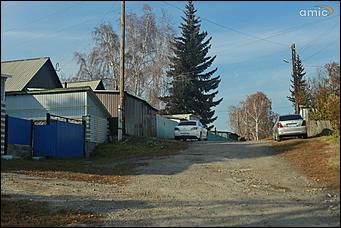 19 октября 2017 г., Барнаул. Екатерина Смолихина   Живые и мертвые: будни барнаульцев, чьи дома стоят у Власихинского кладбища