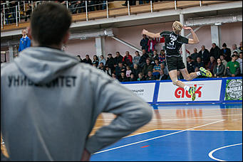 31 октябрь 2016 г., Барнаул  © Амител Вячеслав Мельников   Барнаульский "Университет" идет по чемпионскому графику в Высшей лиге "А"