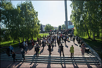 9 май 2016 г., Барнаул © Амител Вячеслав Мельников   Торжественное возложение цветов к Мемориалу Славы