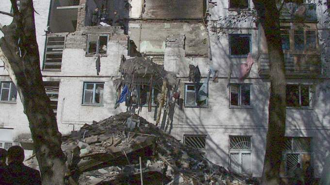 10 октября 2000г., Барнаул   10 октября 2000г. в городе Барнауле около половины восьмого вечера в доме N 9 по улице Новороссийской произошел взрыв.