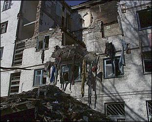 10 октября 2000г., Барнаул   10 октября 2000г. в городе Барнауле около половины восьмого вечера в доме N 9 по улице Новороссийской произошел взрыв.