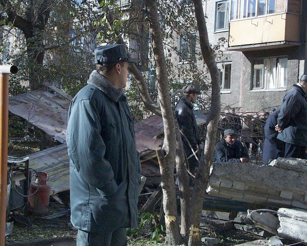 Светогорск взрыв дома 1996. Взорвалась пятиэтажка на Новороссийской. Ейск взорванный дом. Взрыв в Барнауле.