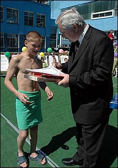 1 июня 2006 г, Барнаул   <P>Спортивный праздник среди воспитанников детских домов</P>