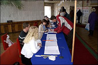 <b> 12 марта 2006г. Барнаул </b> <br>Выборы депутатов в Крайсовет   <P>&nbsp;</P>
