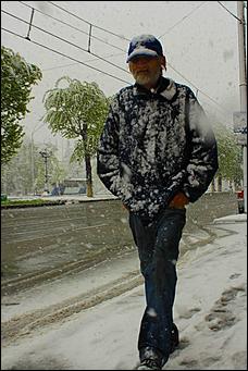 11 май 2013 г., Барнаул   Барнаул накрыл майский снег