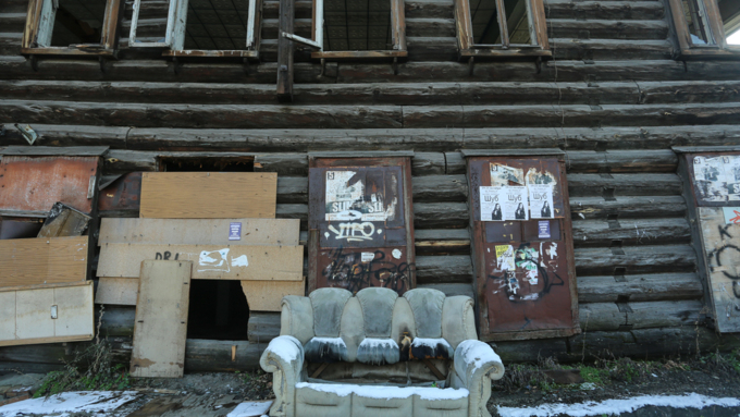 1 ноября 2017 г., Барнаул. Екатерина Смолихина   Заброшенная история: как в центре Барнаула исчезает деревянная архитектура