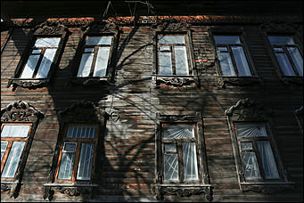 1 ноября 2017 г., Барнаул. Екатерина Смолихина   Заброшенная история: как в центре Барнаула исчезает деревянная архитектура