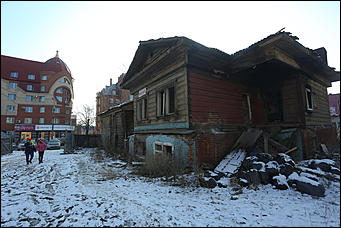 1 ноября 2017 г., Барнаул. Екатерина Смолихина   Заброшенная история: как в центре Барнаула исчезает деревянная архитектура