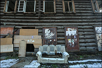 1 ноября 2017 г., Барнаул. Екатерина Смолихина   Заброшенная история: как в центре Барнаула исчезает деревянная архитектура