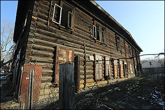 1 ноября 2017 г., Барнаул. Екатерина Смолихина   Заброшенная история: как в центре Барнаула исчезает деревянная архитектура