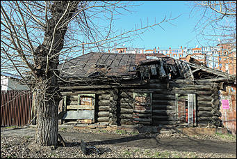 1 ноября 2017 г., Барнаул. Екатерина Смолихина   Заброшенная история: как в центре Барнаула исчезает деревянная архитектура