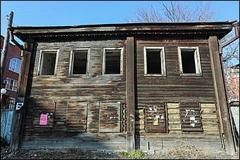 1 ноября 2017 г., Барнаул. Екатерина Смолихина   Заброшенная история: как в центре Барнаула исчезает деревянная архитектура