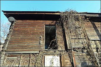 1 ноября 2017 г., Барнаул. Екатерина Смолихина   Заброшенная история: как в центре Барнаула исчезает деревянная архитектура
