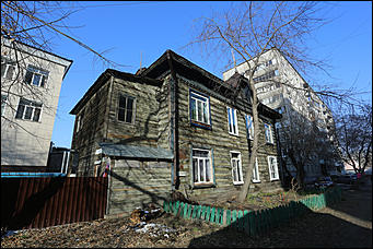 1 ноября 2017 г., Барнаул. Екатерина Смолихина   Заброшенная история: как в центре Барнаула исчезает деревянная архитектура