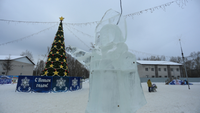 26 декабря 2017 г., Барнаул. Екатерина Смолихина   Будет и на нашей улице праздник: фотопрогулка по районным ёлкам Барнаула