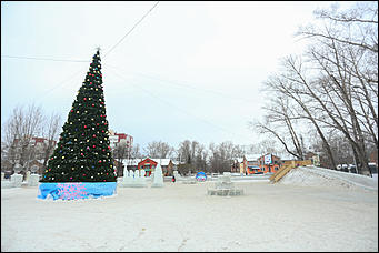 26 декабря 2017 г., Барнаул. Екатерина Смолихина   Будет и на нашей улице праздник: фотопрогулка по районным ёлкам Барнаула
