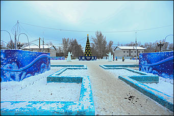 26 декабря 2017 г., Барнаул. Екатерина Смолихина   Будет и на нашей улице праздник: фотопрогулка по районным ёлкам Барнаула