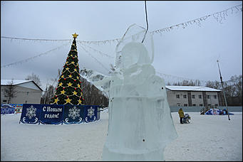 26 декабря 2017 г., Барнаул. Екатерина Смолихина   Будет и на нашей улице праздник: фотопрогулка по районным ёлкам Барнаула