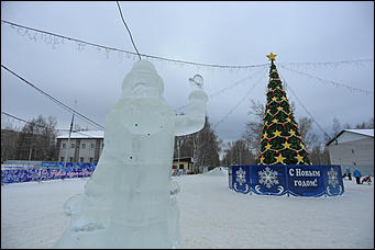 26 декабря 2017 г., Барнаул. Екатерина Смолихина   Будет и на нашей улице праздник: фотопрогулка по районным ёлкам Барнаула