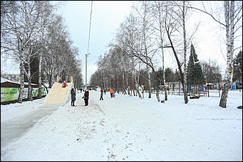 26 декабря 2017 г., Барнаул. Екатерина Смолихина   Будет и на нашей улице праздник: фотопрогулка по районным ёлкам Барнаула