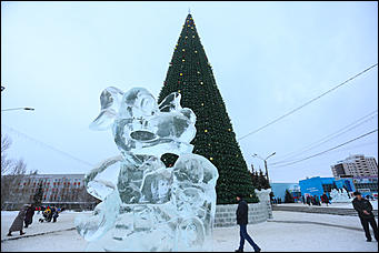 26 декабря 2017 г., Барнаул. Екатерина Смолихина   Будет и на нашей улице праздник: фотопрогулка по районным ёлкам Барнаула