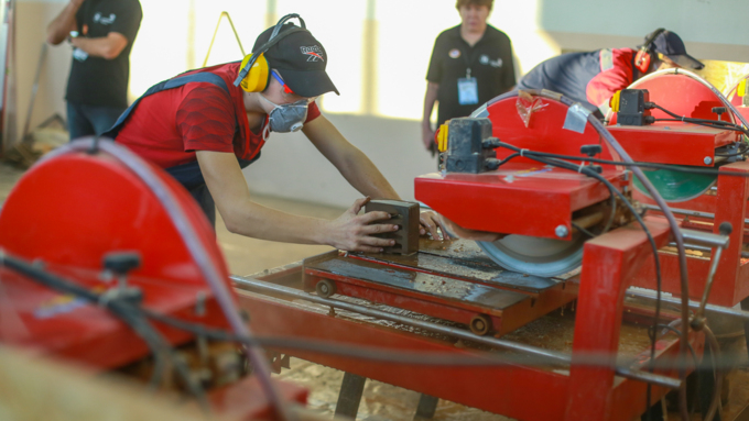 5.12.2019    Дракон из цветного кирпича: как в Алтайском крае прошел чемпионат WorldSkills Russia-2019