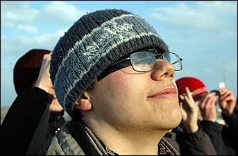 Затмение Солнца в Барнауле 29.03.06   <P>&nbsp;</P>