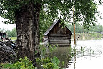 4 июня 2007 г. Затон   Вода наступает