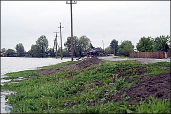 4 июня 2007 г. Затон   Вода наступает