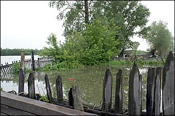 4 июня 2007 г. Затон   Вода наступает