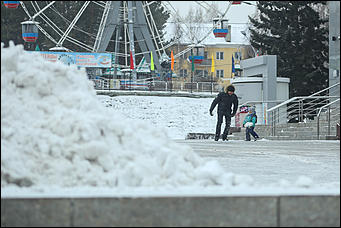 14 ноября 2017 г., Барнаул. Екатерина Смолихина   Привет, сугробы: Барнаул окончательно вступил в период "белой оккупации"
