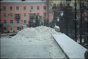 14 ноября 2017 г., Барнаул. Екатерина Смолихина   Привет, сугробы: Барнаул окончательно вступил в период "белой оккупации"