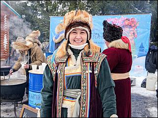 1 декабря 2019 г., Алтайский край   Вкусная еда, огненное шоу и лебеди: как прошла "Алтайская зимовка"-2019