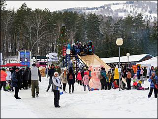 1 декабря 2019 г., Алтайский край   Вкусная еда, огненное шоу и лебеди: как прошла "Алтайская зимовка"-2019