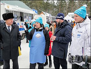 1 декабря 2019 г., Алтайский край   Вкусная еда, огненное шоу и лебеди: как прошла "Алтайская зимовка"-2019