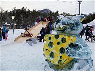 1 декабря 2019 г., Алтайский край   Вкусная еда, огненное шоу и лебеди: как прошла "Алтайская зимовка"-2019