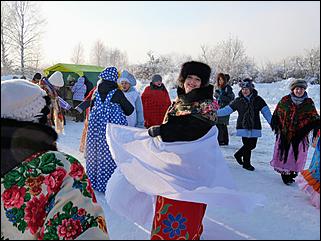 1 декабря 2019 г., Алтайский край   Вкусная еда, огненное шоу и лебеди: как прошла "Алтайская зимовка"-2019