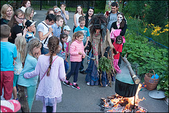 7 июля 2017   В минувшую пятницу в Барнаульском зоопарке, прошла "Ночь Страха".