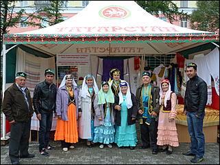 31 август 2013 г., Барнаул   Выставка цветов и Фестиваль национальных культур