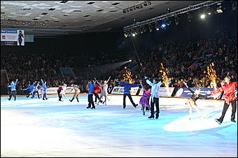 Фоторепортаж   Ледовое шоу "Звезды на льду" в Барнауле