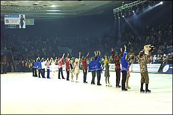 Фоторепортаж   Ледовое шоу "Звезды на льду" в Барнауле