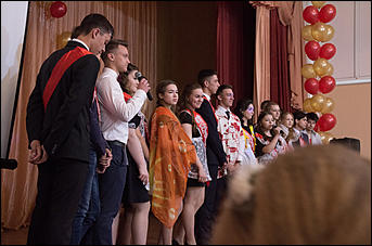 25.06.2017    Смех и слезы. Как в Барнауле прошли "последние звонки"?