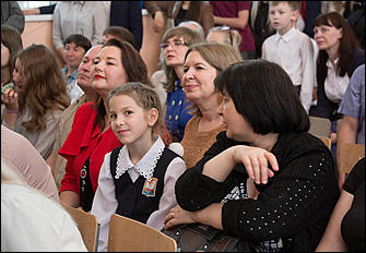 25.06.2017    Смех и слезы. Как в Барнауле прошли "последние звонки"?