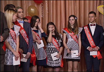 25.06.2017    Смех и слезы. Как в Барнауле прошли "последние звонки"?