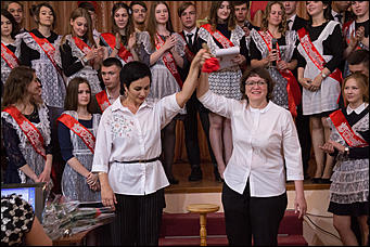 25.06.2017    Смех и слезы. Как в Барнауле прошли "последние звонки"?