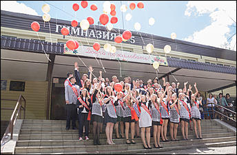 25.06.2017    Смех и слезы. Как в Барнауле прошли "последние звонки"?