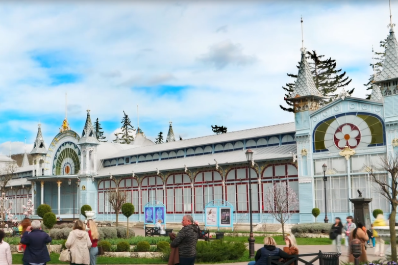 Академическая (Елизаветинская) галерея в Пятигорске / Скриншот из видео канала Банка России на Rutube