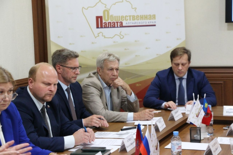 Заседание комиссии ОП АК по вопросам охраны здоровья граждан и развития здравоохранения / Фото: пресс-служба ОП АК