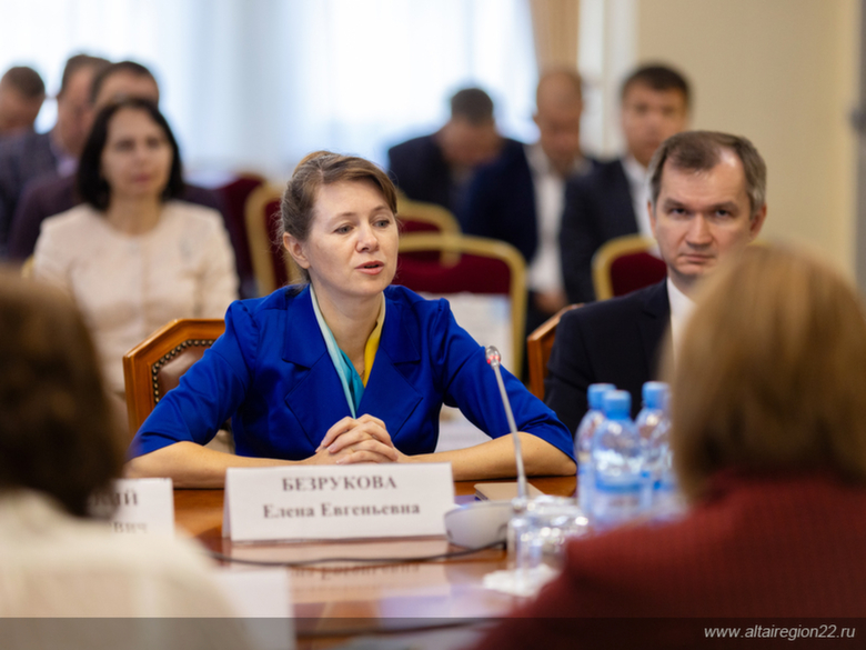 Заседание по реализации соглашения между правительством Алтайского края и правительством Сахалинской области о сотрудничестве / Фото: altairegion22.ru